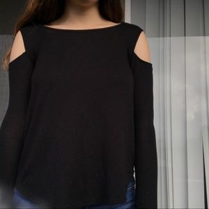 Black shoulder-less long sleeve